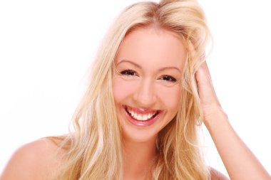 genç ve güzel sarışın beyaz zemin üzerine