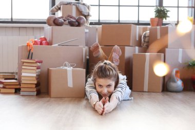 Eve taşınırken çok tatlı bir kızdı.