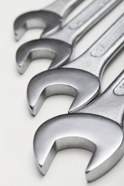 Demir yayıcıların yakın çekimi, stüdyo çekimi.