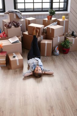 Eve taşınırken çok tatlı bir kızdı.