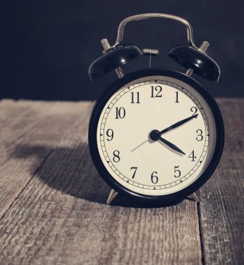 Kavram. Eski tarz alarm saati