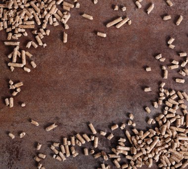 Kaynak. Masadaki topaklar.