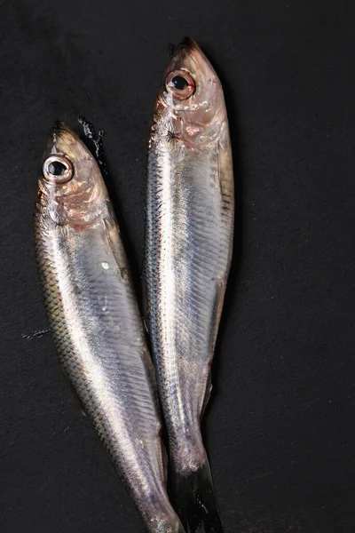 Leckerer Roher Fisch Auf Dem Tisch — Stockfoto