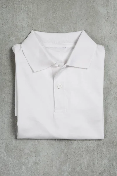 Белая Рубашка Столе — стоковое фото