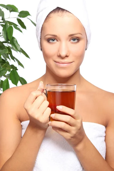 Jeune Femme Avec Une Tasse Thé Chaud Sur Fond Blanc — Photo