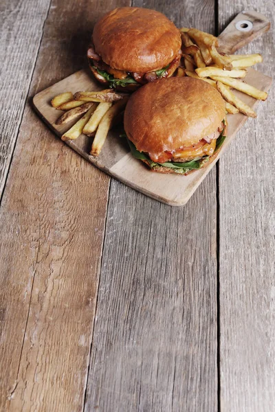 Masada nefis bir hamburger