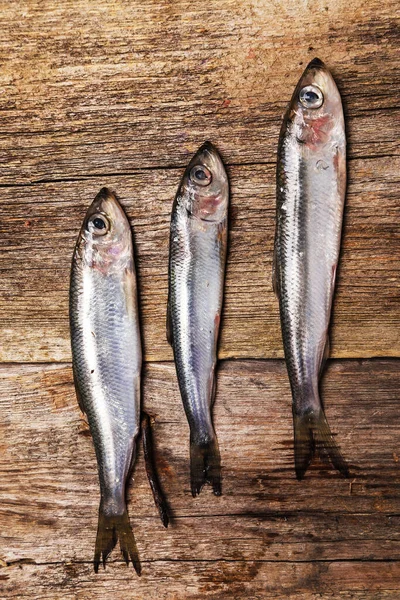 Leckerer Roher Fisch Auf Dem Holztisch — Stockfoto