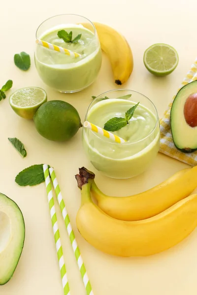 Delicioso Smoothie Feito Abacate Banana — Fotografia de Stock