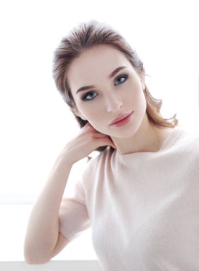 Güzellik. Güzel makyajlı kadın.