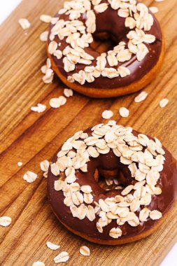 Tahtadaki lezzetli çörekler.