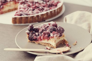 Yiyecekler. Meyveli lezzetli turta.