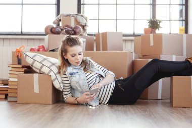 Eve taşınırken çok tatlı bir kızdı.