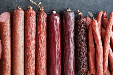 Yemek, et. Masada nefis sosis var.