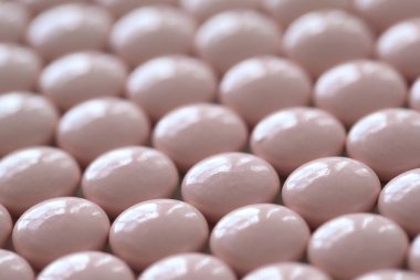 Eczacılık. Uyuşturucular masada.