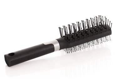 Beyaz arka planda çift taraflı siyah saç fırçası