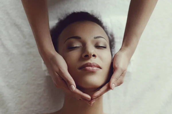 Tempo Libero Donna Nel Salone Spa — Foto Stock