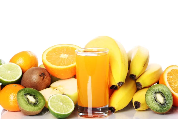 Obst Und Ein Glas Frischer Saft — Stockfoto