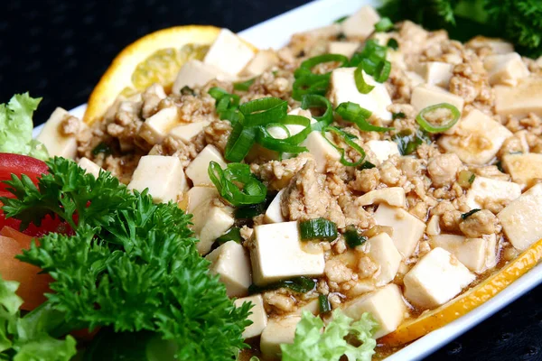 Soğanlı ve limonlu yemek.