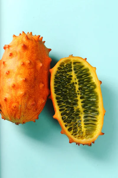 Kiwano Frutta Melone Cornuto Sul Tavolo — Foto Stock