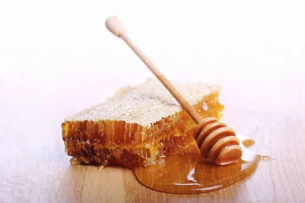 Färsk Honung Träbordet — Stockfoto