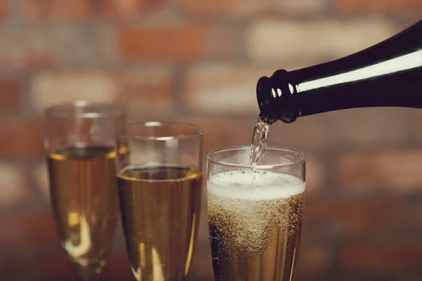 Bevanda Alcolica Champagne Versato Alla Festa — Foto Stock