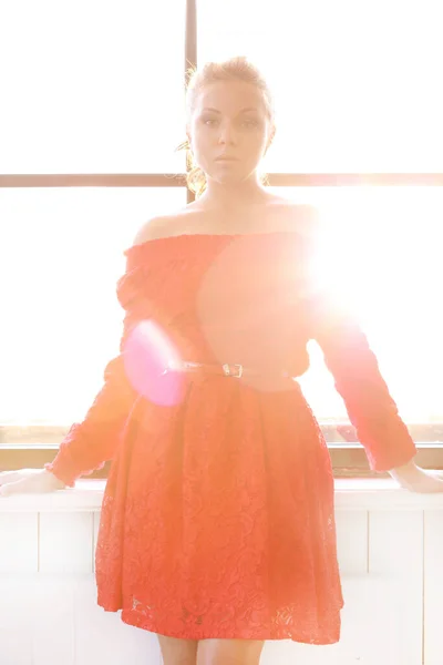 Skönhet Vacker Kvinna Röd Klänning — Stockfoto