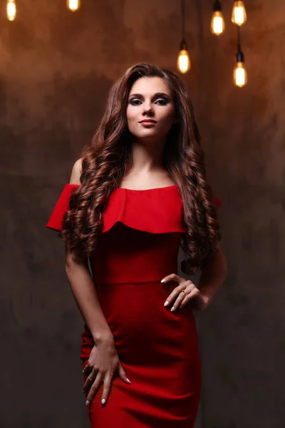 Woman Red Dress Gorgeous Curly Hairdo — Fotografia de Stock