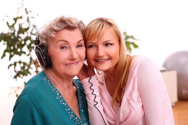 Mulher Idosa Feliz Com Neta Conceito Família — Fotografia de Stock