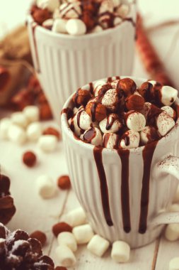 Şekerlemeli sıcak kakao içeceği.