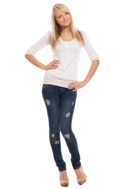 Beyaz arka plan üzerinde izole poz çekici genç bir kadın