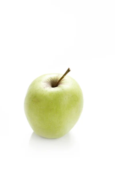 Pomme Verte Sur Fond Blanc — Photo