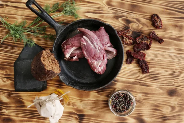 Cocinar Preparar Carne Cruda Sobre Mesa —  Fotos de Stock