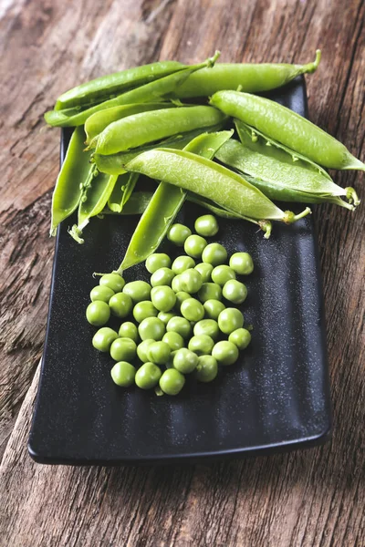 Masadaki bezelyeler nefis.