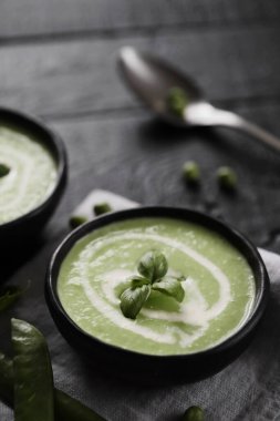 Yiyecekler. Bezelyeden yapılmış lezzetli bir çorba.