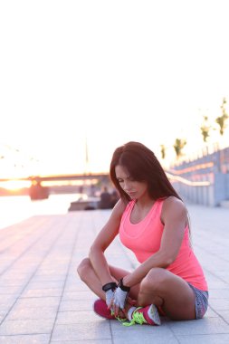 Açık hava sporu. Sokaktaki kadın