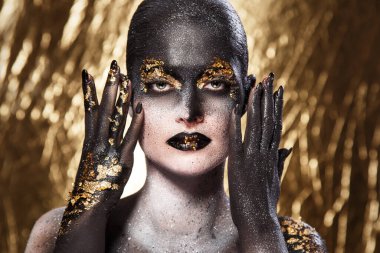 Güzellik. Harika makyajlı güzel bir kız.