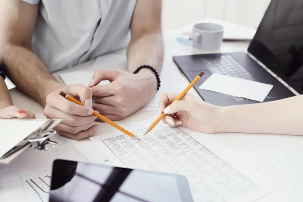 Situaciones Negocios Personas Que Trabajan Proyectos Oficina — Foto de Stock