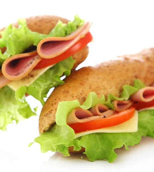 Sandwich Frais Savoureux Sur Fond Blanc — Photo