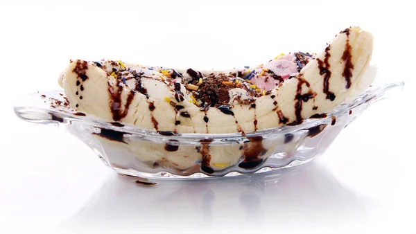 Gelato Dolce Con Banana Sfondo Bianco — Foto Stock