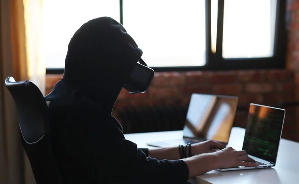 Hacker Vor Seinem Computer — Stockfoto