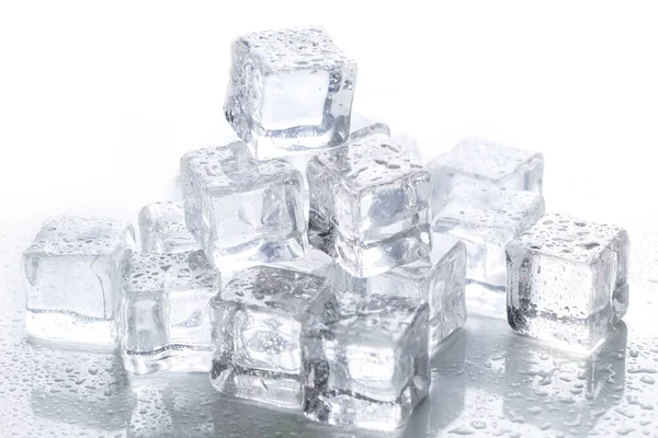 Frío Cubos Hielo Congelados Sobre Mesa — Foto de Stock