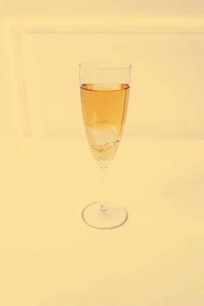 Coupe Champagne Sur Table — Photo