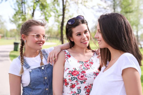 Friendship Women Park Day — Stock Photo, Image