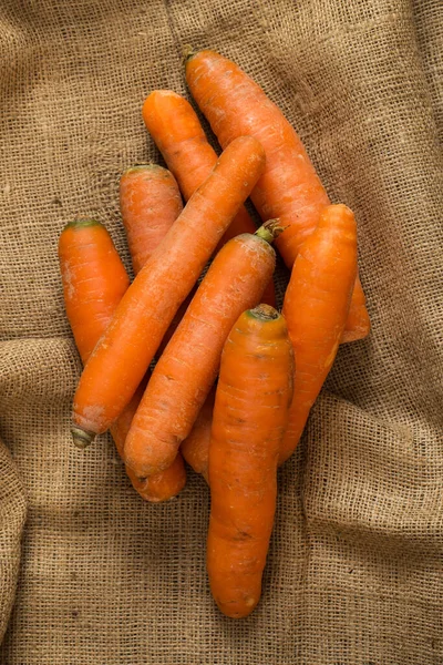 Havuçları Battaniyeye Sar — Stok fotoğraf