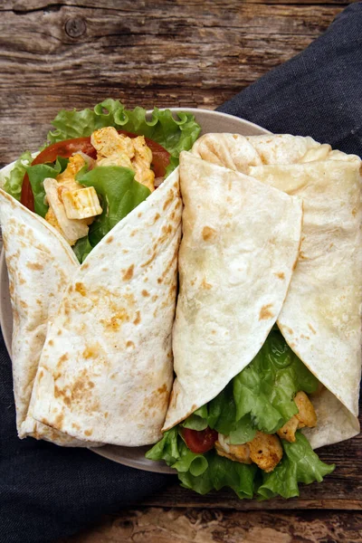 Leckere Tortilla Auf Dem Tisch — Stockfoto