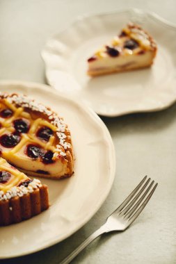 Yiyecekler. Masadaki lezzetli turta