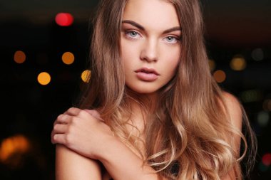 Güzellik, cilt bakımı. Güzel yüzlü güzel bir kadın.