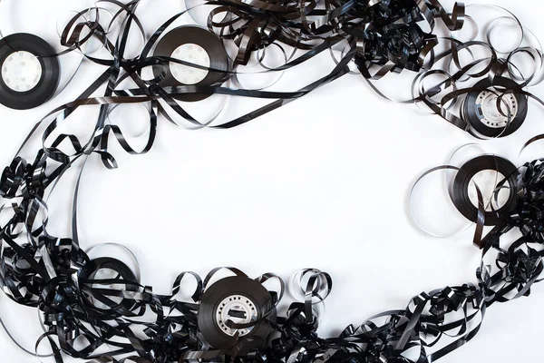 Beyaz arkaplanda karışık ses bandı