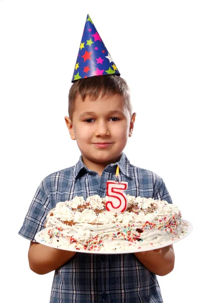 Boldog Kisfiú Ünnepli Éves Születésnapját Tortával — Stock Fotó