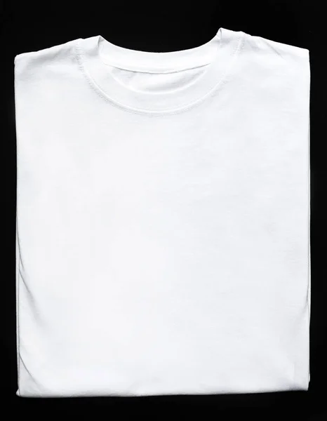 黒の背景に白いシャツ — ストック写真